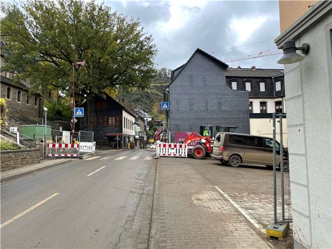 Drei Monate nach der Flut: So sieht Altenahr heute aus Foto: ROB