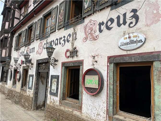 Drei Monate nach der Flut: So sieht Altenahr heute aus Foto: ROB