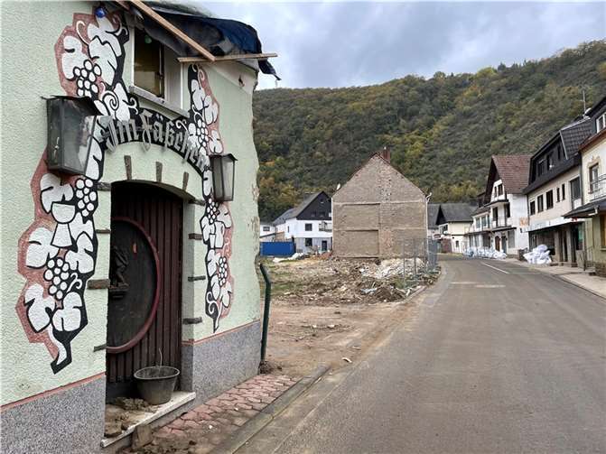 Drei Monate nach der Flut: So sieht Altenahr heute aus Foto: ROB