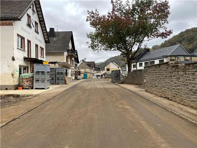 Drei Monate nach der Flut: So sieht Altenahr heute aus Foto: ROB