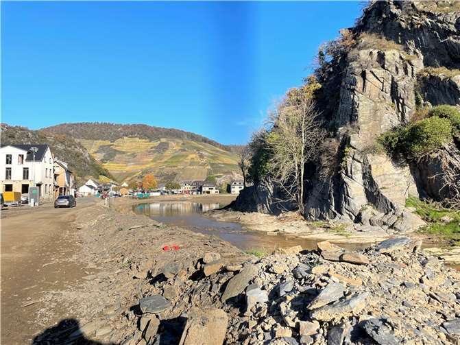 Drei Monate nach der Flut: So sieht Mayschoß heute aus Foto: ROB