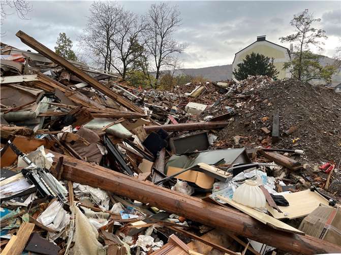 Drei Monate nach der Flut: So sieht Bad Neuenahr heute aus Foto: ROB