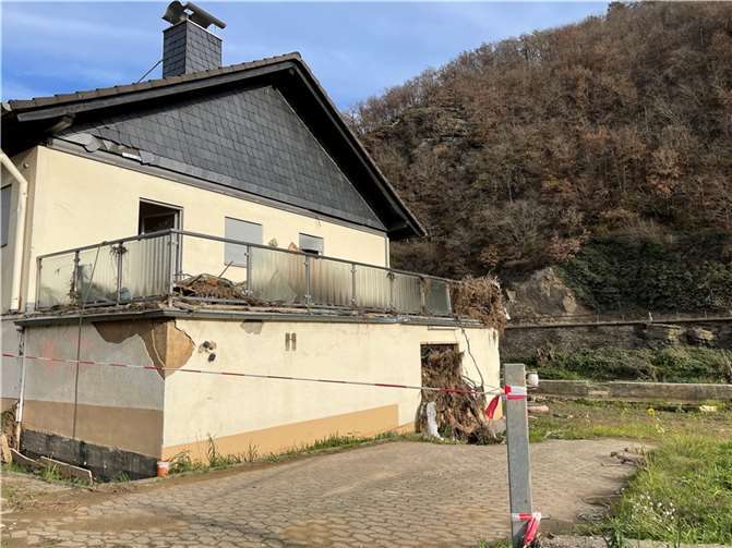 Drei Monate nach der Flut: So sieht Ahrbrück heute aus Foto: ROB