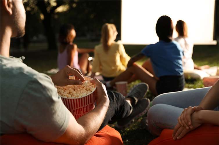 Foto: Sommerkino im Kurpark © Shutterstock