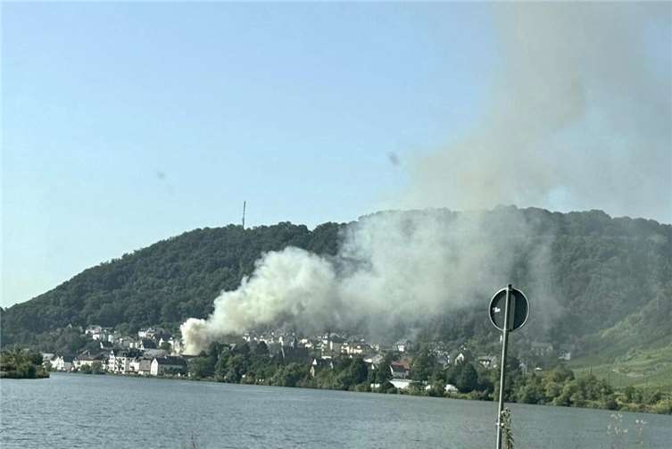13.08.: Brand eines Wohnhauses in Löf Foto: TE