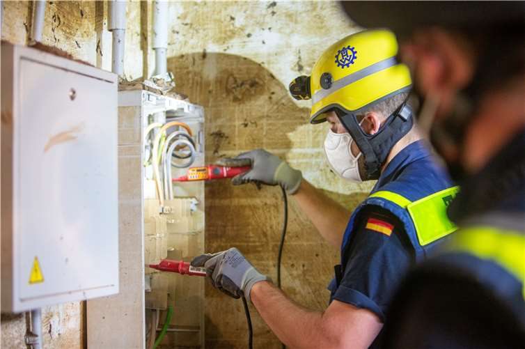 Ahrtal: Blauer THW-Strom half beim Wiederaufbau Foto: THW