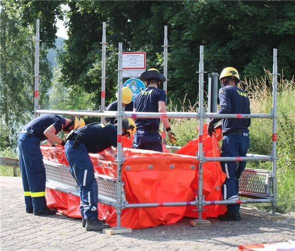 THW Sinzig trainiert Gewitterszenario Foto: THW Sinzig