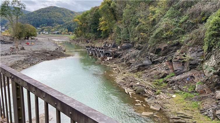 Drei Monate nach der Flut: So sieht die Strecke der Ahrtalbahn heute aus Foto: Ulrich Stumm / Ahrtalbahnfreunde
