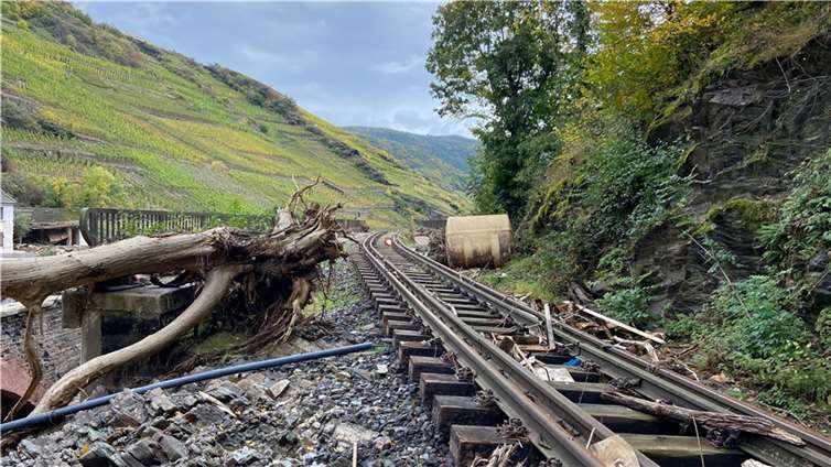 Drei Monate nach der Flut: So sieht die Strecke der Ahrtalbahn heute aus Foto: Ulrich Stumm / Ahrtalbahnfreunde