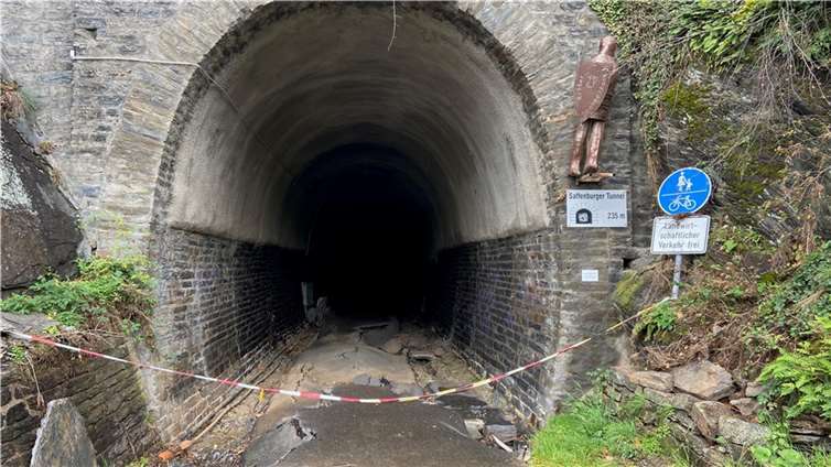 Drei Monate nach der Flut: So sieht die Strecke der Ahrtalbahn heute aus Foto: Ulrich Stumm / Ahrtalbahnfreunde