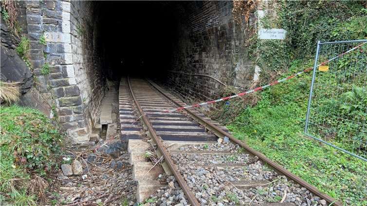 Drei Monate nach der Flut: So sieht die Strecke der Ahrtalbahn heute aus Foto: Ulrich Stumm / Ahrtalbahnfreunde