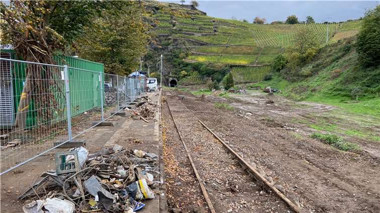 Drei Monate nach der Flut: So sieht die Strecke der Ahrtalbahn heute aus Foto: Ulrich Stumm / Ahrtalbahnfreunde