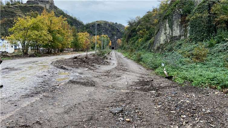 Drei Monate nach der Flut: So sieht die Strecke der Ahrtalbahn heute aus Foto: Ulrich Stumm / Ahrtalbahnfreunde