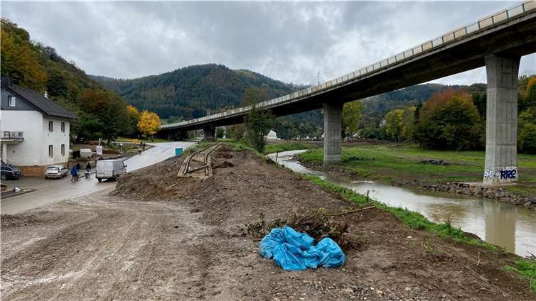 Drei Monate nach der Flut: So sieht die Strecke der Ahrtalbahn heute aus Foto: Ulrich Stumm / Ahrtalbahnfreunde
