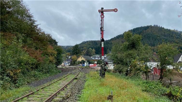Drei Monate nach der Flut: So sieht die Strecke der Ahrtalbahn heute aus Foto: Ulrich Stumm / Ahrtalbahnfreunde