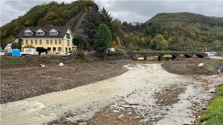 Drei Monate nach der Flut: So sieht die Strecke der Ahrtalbahn heute aus Foto: Ulrich Stumm / Ahrtalbahnfreunde