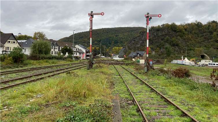 Drei Monate nach der Flut: So sieht die Strecke der Ahrtalbahn heute aus Foto: Ulrich Stumm / Ahrtalbahnfreunde