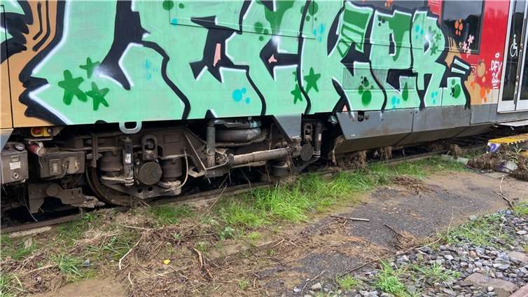 Drei Monate nach der Flut: So sieht die Strecke der Ahrtalbahn heute aus Foto: Ulrich Stumm / Ahrtalbahnfreunde