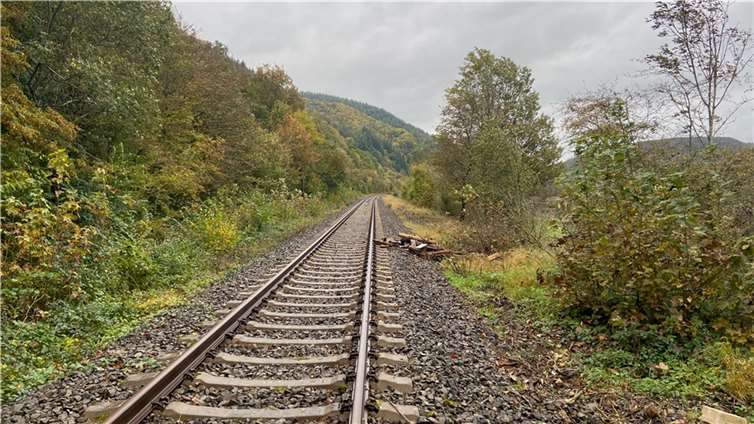 Drei Monate nach der Flut: So sieht die Strecke der Ahrtalbahn heute aus Foto: Ulrich Stumm / Ahrtalbahnfreunde