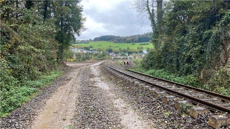 Drei Monate nach der Flut: So sieht die Strecke der Ahrtalbahn heute aus Foto: Ulrich Stumm / Ahrtalbahnfreunde