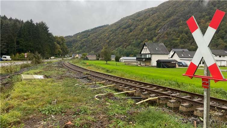 Drei Monate nach der Flut: So sieht die Strecke der Ahrtalbahn heute aus Foto: Ulrich Stumm / Ahrtalbahnfreunde