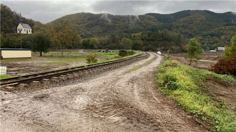 Drei Monate nach der Flut: So sieht die Strecke der Ahrtalbahn heute aus Foto: Ulrich Stumm / Ahrtalbahnfreunde