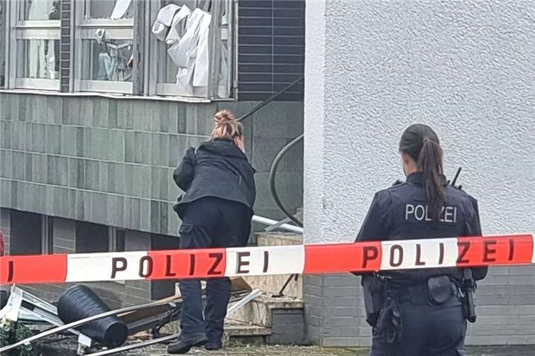 01.08.: Fahndung läuft: Geldautomat in Mertloch gesprengt Foto: WinklerTV