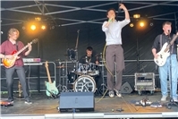 Escher Maibaumfest lockt viele Hundert Besucher