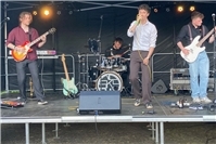 Escher Maibaumfest lockt viele Hundert Besucher
