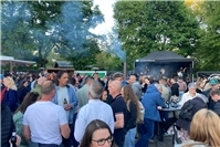 Escher Maibaumfest lockt viele Hundert Besucher