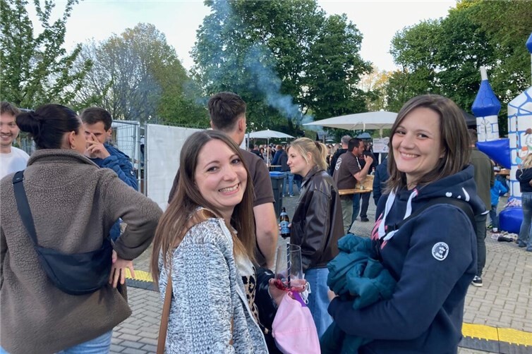 Escher Maibaumfest lockt viele Hundert Besucher