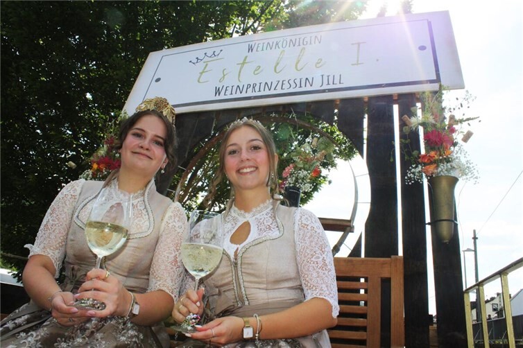 Heimat- und Weinfest mit Weinmajestäten und Festumzug