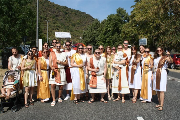 Heimat- und Weinfest mit Weinmajestäten und Festumzug