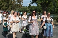 Heimat- und Weinfest mit Weinmajestäten und Festumzug
