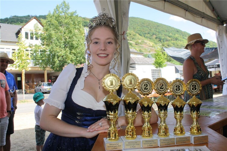 Leckerer Rebensaft und amüsanter Hottenträger-Wettbewerb 