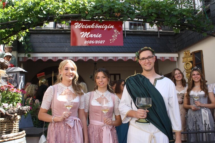 Weinfest mit Tropentemperaturen und neuen Weinmajestäten