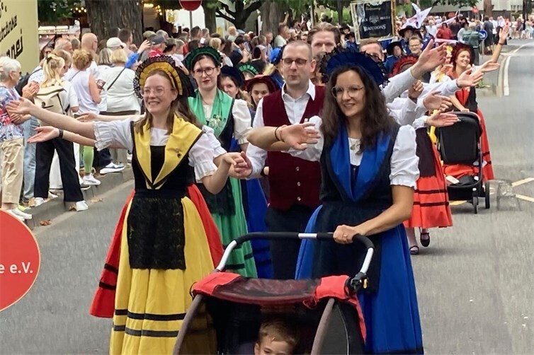 Traditionsevent mit Festumzug, Musikgenuss und Brillantfeuerwerk