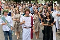 Traditionsevent mit Festumzug, Musikgenuss und Brillantfeuerwerk