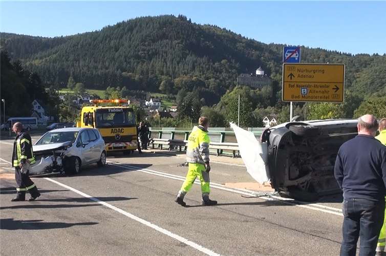 Altenahr: Verkehrsunfall mit mehreren Verletzten Fotos: Winkler TV