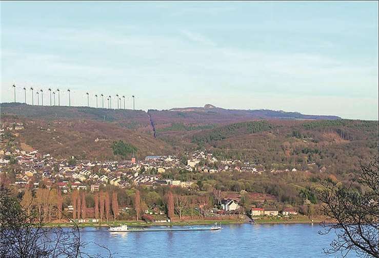 Fotosimulation des geplanten Windparks auf der anderen Rheinseite gegenüber von Remagen. privat