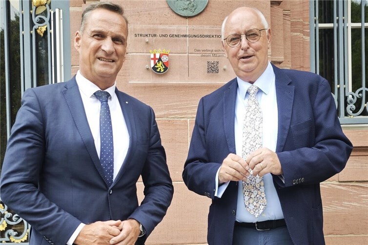 Fotounterzeile v.l.n.r.: Joachim Rodenkirch, Präsident der Struktur- und Genehmigungsdirektion (SGD) Nord u. Hans-Jörg Assenmacher, Vorsitzender der Initiative Region Koblenz-Mittelrhein e.V.
