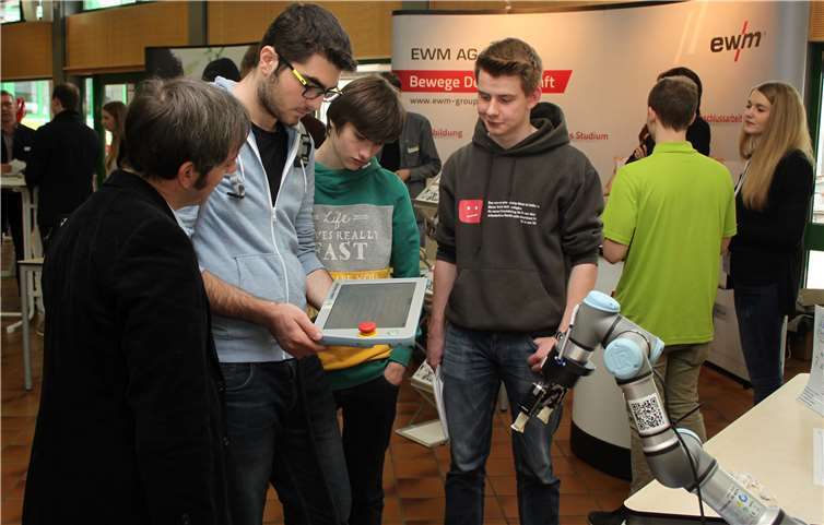 Fragen, zuhören, mitmachen – Mit einem vielseitigen Programm für Jugendliche (und Erwachsene) rund um das Duale Studium informieren über 35 Aussteller in Westerburg über Zukunftsperspektiven in der Region! WFG WW