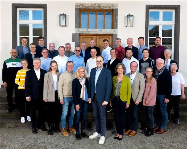 Fraktion und Vorstand der CDU in der VG Rengsdorf-Waldbreitbach haben einstimmig den 1. Beigeordneten der Verbangsgemeinde, Pierre Fischer, für die VG-Bürgermeisterwahl 2025 nominiert.  Foto: Dieter Klaas