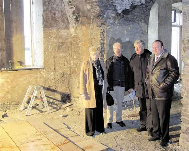 Fraktionsvorsitzende Marion Lipinski-Naumann, Ratsmitglied Manfred Bastian, Vereinsvorsitzender Harald Pohl und Vorsitzender SPD-Ortsverein Karthause Thorsten Schneider (v.l.). Privat