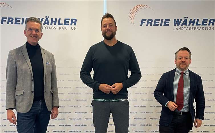 Fraktionsvorsitzender Joachim Streit, Lennart Siefert, der künftigen Oberbürgermeister der Stadt Lahnstein und der wirtschaftspolitische Fraktionssprecher Stephan Wefelscheid sind sich darin einig, dass das Land die Kommunen stärker finanziell ausstatten muss. Foto: FWG