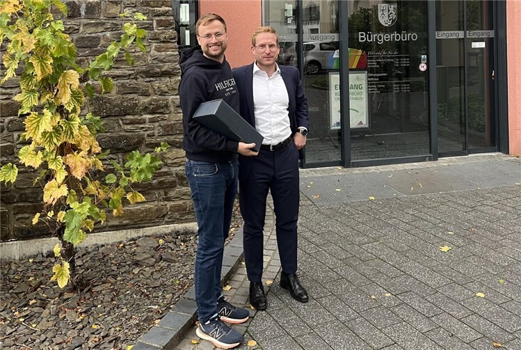 Fraktionsvorsitzender Peter Ropertz (r.) würdigte das Engagement seines bisherigen Stellvertreters.  Foto: privat