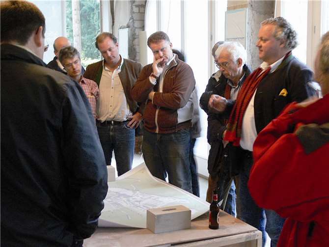 Frank Asbeck, neuer Besitzer von „Marienfels“, hatte seine Umbaupläne für Schloss Calmuth auch dem Remagener Stadtrat vorgestellt.