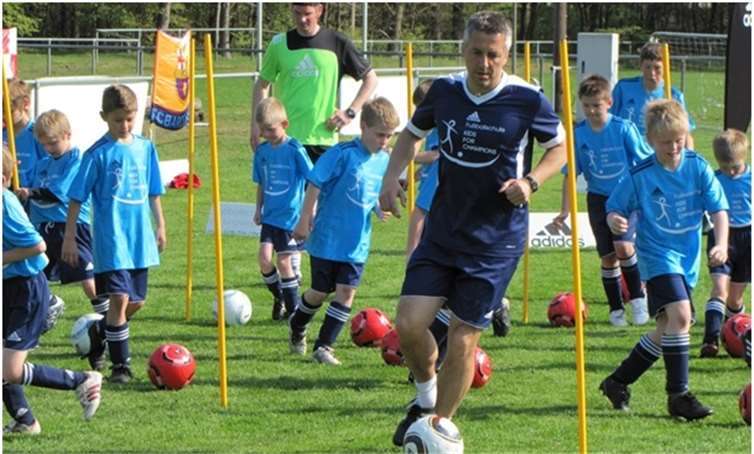 Frank Elser ist ehemaliger Fußballbundesligaprofi.privat