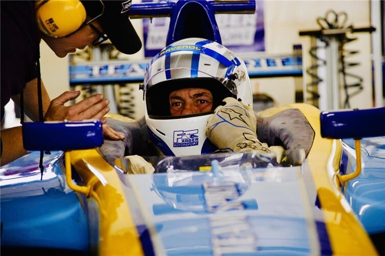 Frank Färber im Cockpit seines 3,5-Liter-World Series Renault