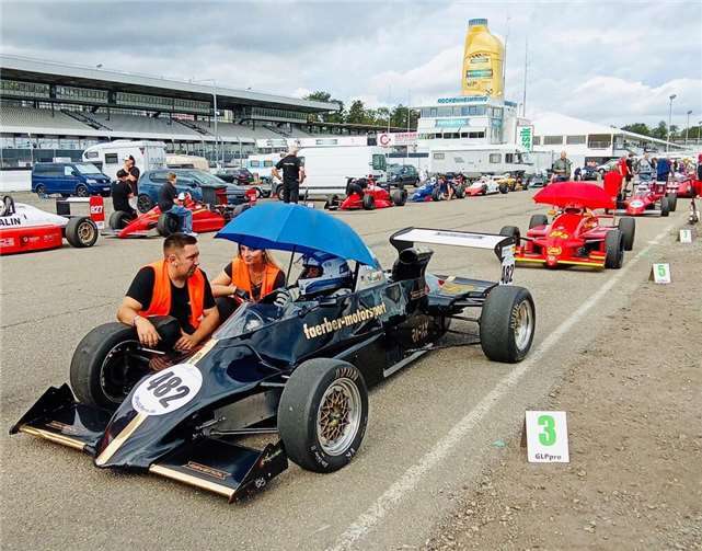 Frank Färber im Formel Ford 2000 Reynard 84FF in der Startaufstellung.  Foto: Färber Motorsport